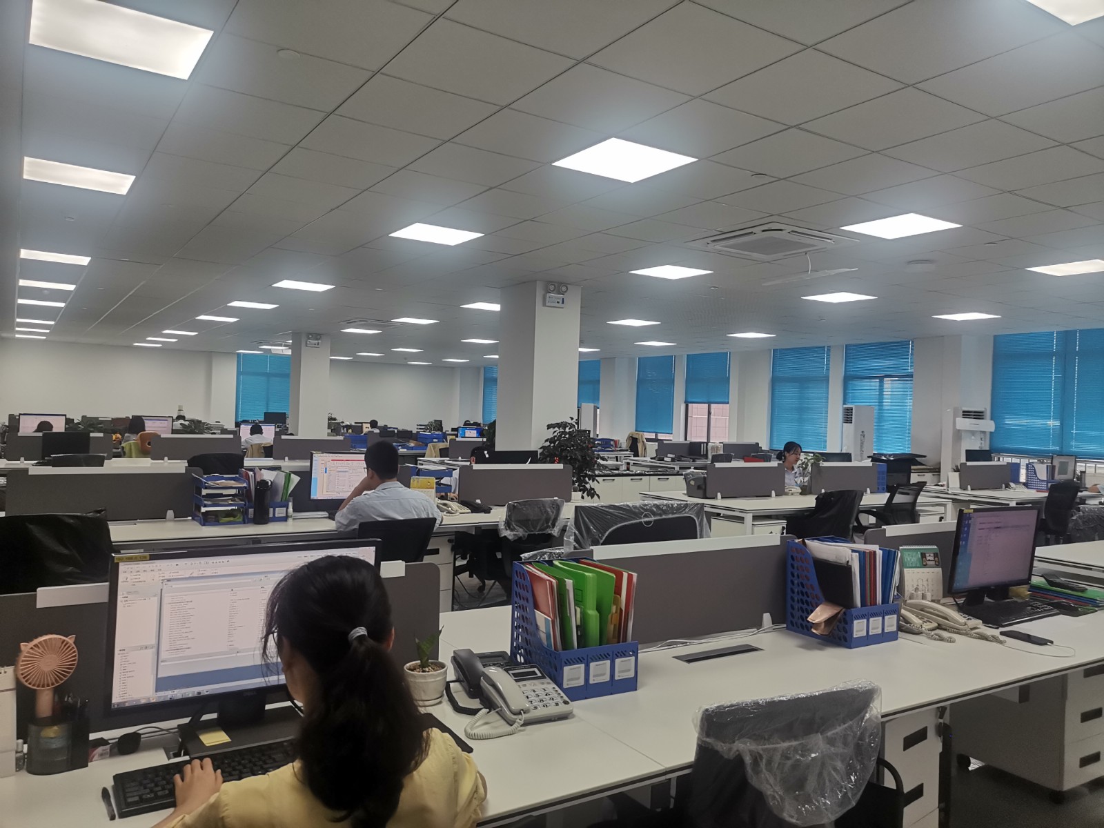 辦公環(huán)境2).jpg