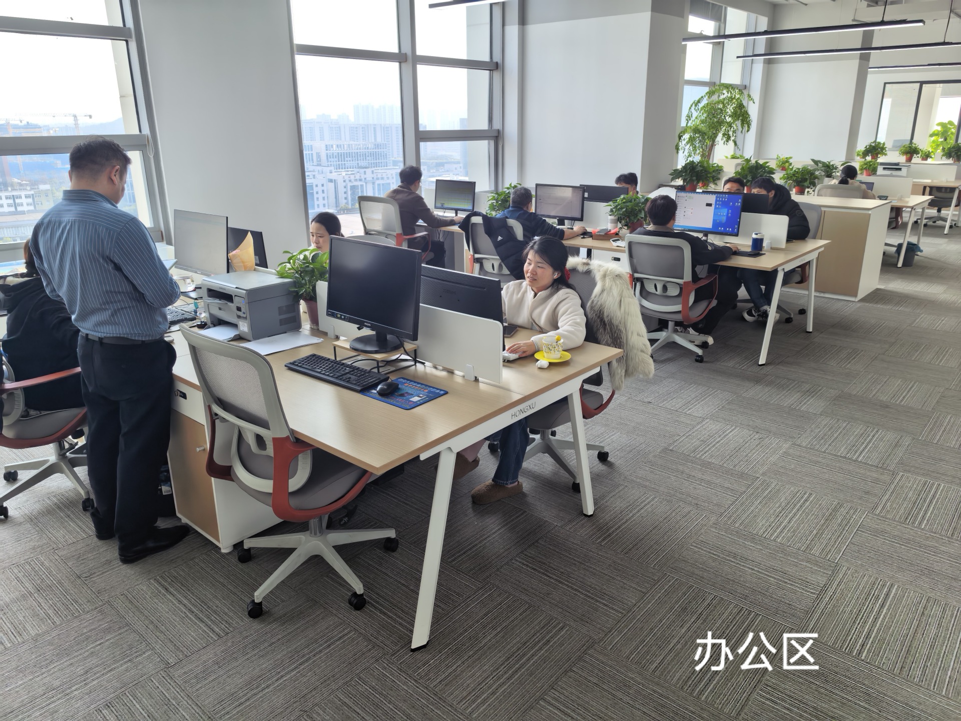 办公区1.jpg